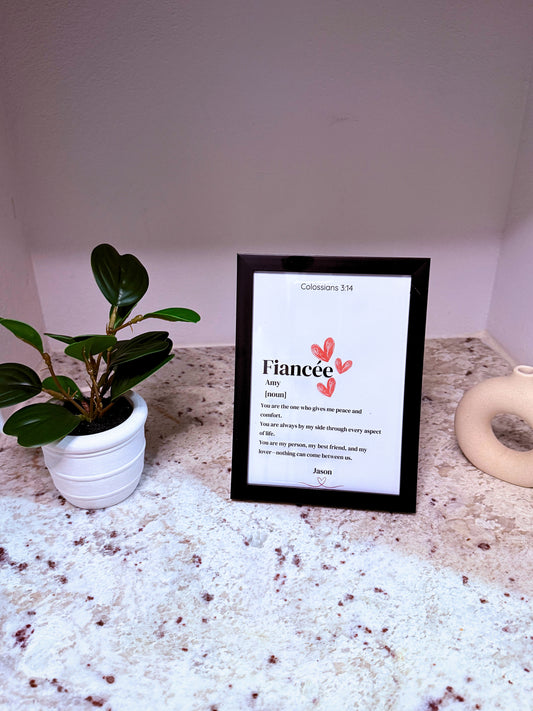 Fiancée frame